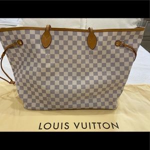 Louis Vuitton Neverfull GM bag.